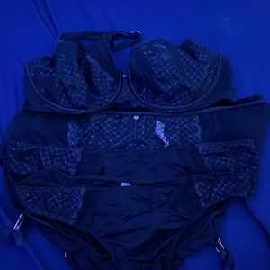 Cacique Bra, Garter and matching panty set